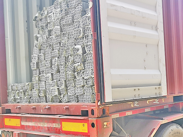 産(chǎn)品裝櫃(guì)